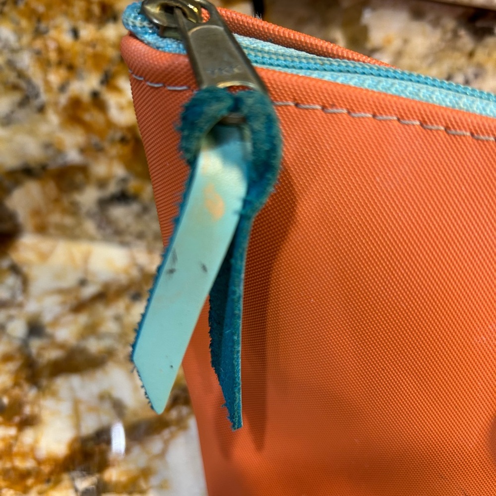 Jon Hart large/ grande makeup zipper pull bag with Crown details. - Picture 5 of 15